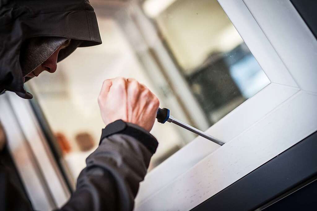 Protecting Your Home from Burglaries in Freiburg: Expert Advice and Hotline Activation