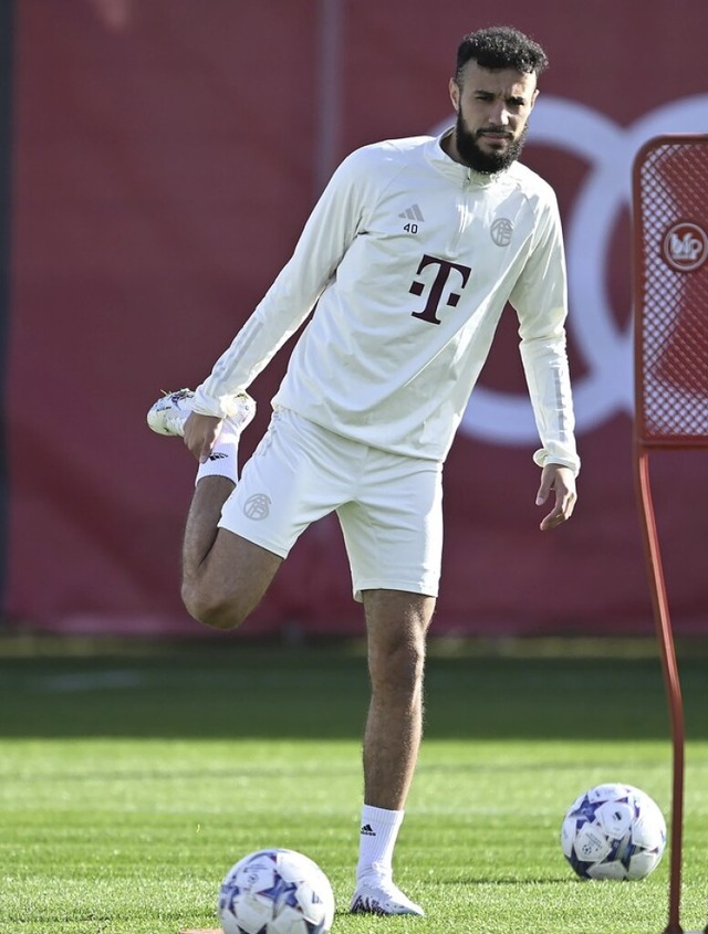 Diskussion um FC Bayern-Spieler Noussair Mazraoui  | Foto: Lennart Preiss (dpa)