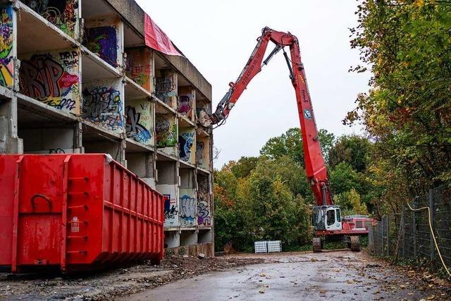 Das Ende einer Bauruine: Hotel am Achernsee steht seit 1997 leer – jetzt wird es abgerissen
