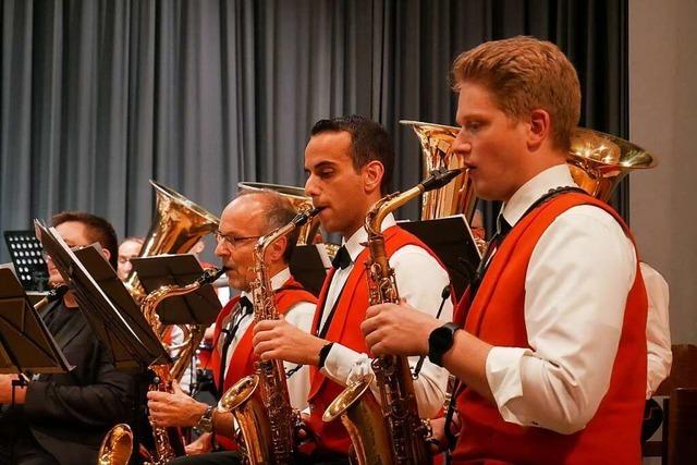 Stadtmusik Bad Sckingen und Schwarzwaldkapelle Mnstertal bieten Blasmusik auf hohem Niveau