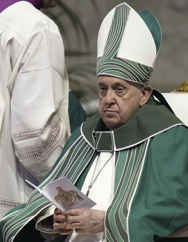 Papst Franziskus bei der Messe zum Abschluss der Weltsynode in Rom  | Foto: Alessandra Tarantino (dpa)