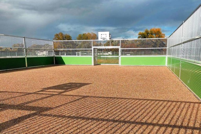 Der knftige Soccerplatz ist bisher nu...1; sieht aber schon beeindruckend aus.  | Foto: Werner Schnabl