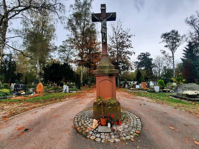 Auf dem Hauptfriedhof in Rheinfelden gibt es an Allheiligen Raum fr Trauer.  | Foto: Erika Bader