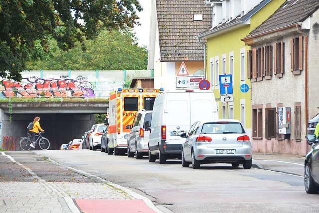 Brückensanierung in der Karl-Friedrich-Straße in Emmendingen sorgt für Staus auf der B3