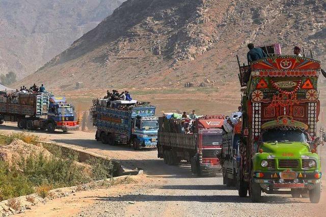 Angst vor Massenabschiebung: Tausende Afghanen flchten aus Pakistan