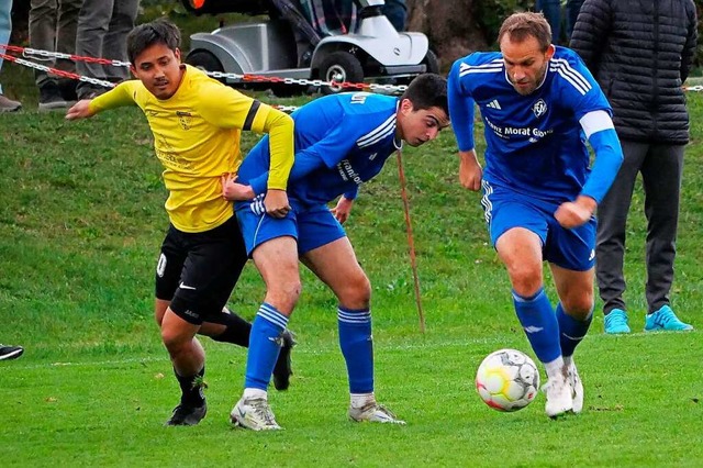 Rick Kiefer (rechts)  traf per Kopf fr den FC Neustadt zum 3:1. den  | Foto: Bernd Seger