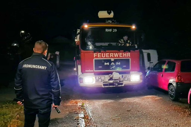 In einigen Straen und Wegen in Rheinf... das Tanklschfahrzeug ganz schn eng.  | Foto: Stefan Ammann