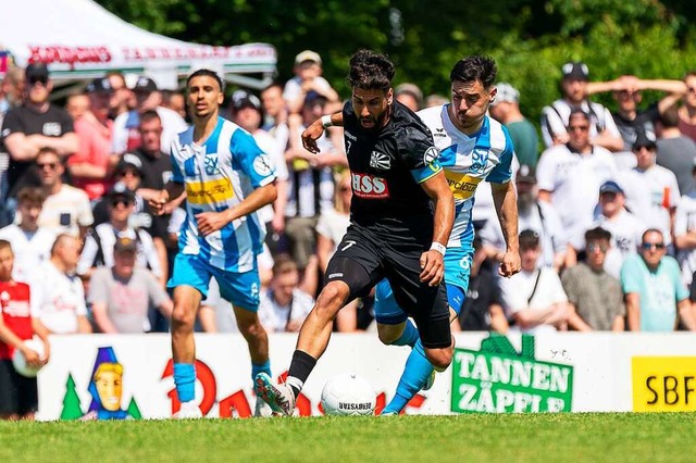 Tevfik Ceylan (vorne) unterlag mit dem...iel um den Sdbadischen Verbandspokal.  | Foto: IMAGO/Eibner-Pressefoto/Patrick Hipp