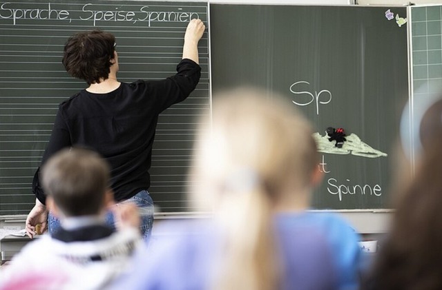Unterricht an einer Grundschule  | Foto: Sebastian Gollnow (dpa)
