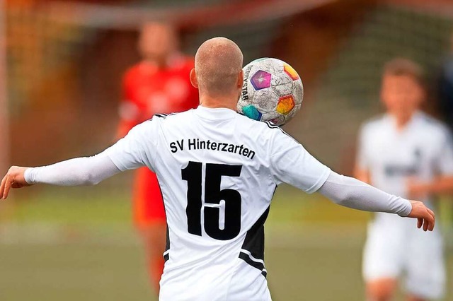 Wertvoll nicht nur auf der Trainerbank...uf, die Nummer 15 vom SV Hinterzarten.  | Foto: Wolfgang Scheu