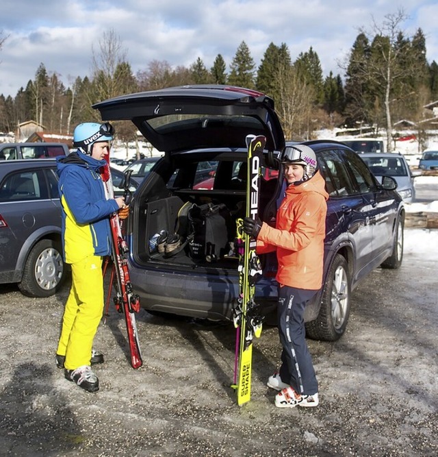 Im Skiurlaub hat man viel Gepck &#8211; das gilt es korrekt zu transportieren.  | Foto: Benjamin Nolte (dpa)