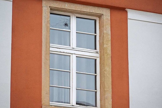 Kugeleinschlag in Folge der Schieerei...&#8222;Alten School&#8220; in Mllheim  | Foto: Volker Mnch