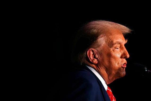 Sollte Trump erneut Prsident werden, ...krise auslsen, sagt Autor David Frum.  | Foto: SCOTT OLSON (AFP)