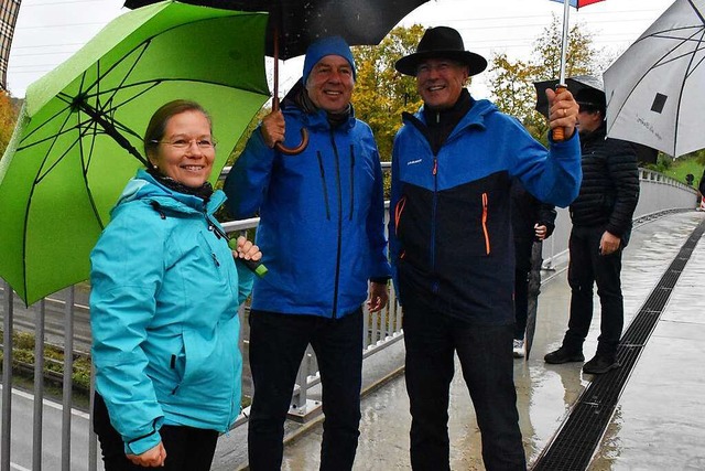 Das regnerische Wetter tat der Stimmun...tcker und Andreas Schneucker (Mitte).  | Foto: Thomas Loisl Mink