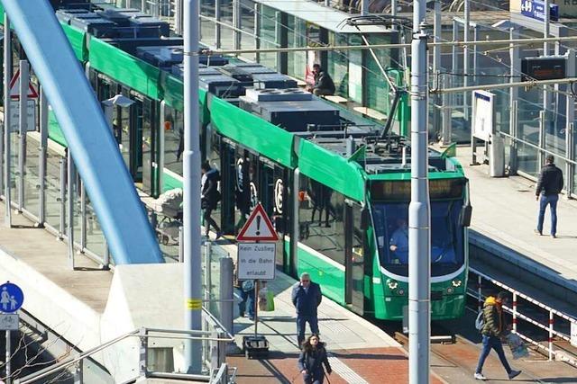 Bundespolizei stellt 35 illegal Einreisende in Straßenbahnen in Weil am Rhein fest