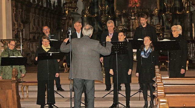 Das Vokalensemble Ton-Art Kenzingen unter Leitung von Ekkehard Weber  | Foto: Hildegard Karig