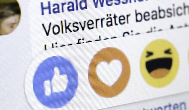 Hasskommentare im Internet sind ein Dauerproblem.  | Foto: Thomas Trutschel/photothek.net (imago)