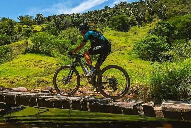 Wie sich der Schwarzwlder Mountainbike-Profi Simon Stiebjahn im Dschungel Brasiliens schlgt