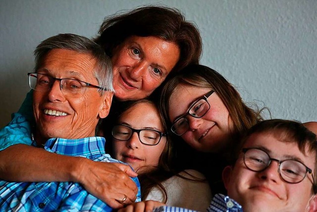 Marie (Zweite von rechts) im Kreise ihrer Familie   | Foto: Pressefoto/ Christoph Goldbeck