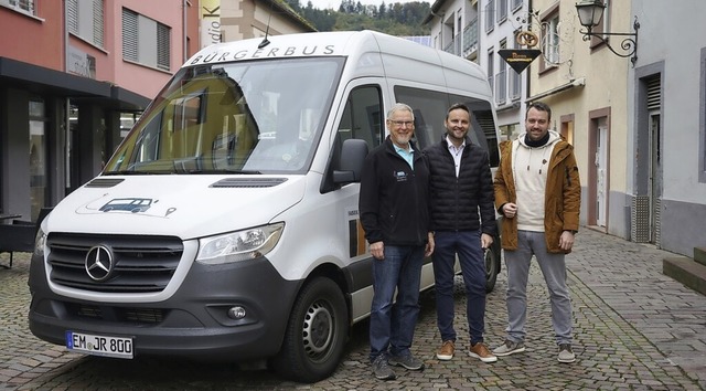 Michael Gb, Michael Schmieder und  S...eit zwei Jahren durch Waldkirch fhrt.  | Foto: Stadt Waldkirch