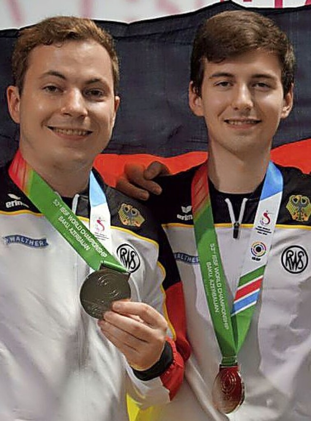 Michael Schwald (links) und Robin Walter mit WM-Silber im August  | Foto: Deutscher Schtzenbund