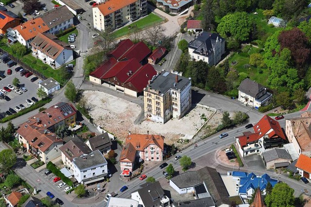 Das Gelnde der ehemaligen Reiss-Mhle...istorischen Tudor-Gebude in der Mitte  | Foto: Erich Meyer