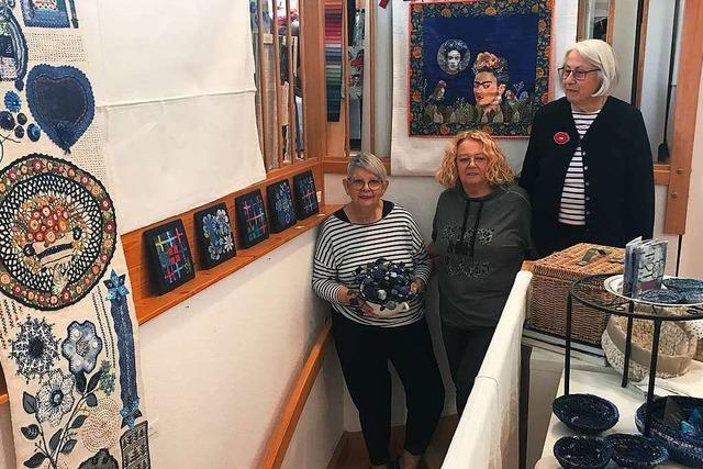 Eine Ausstellung in Bad Bellingen widmet sich der deutschen Lieblingsfarbe – Blau