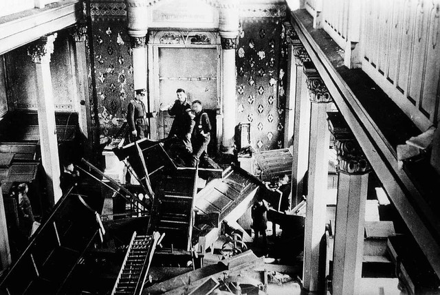 Die Fotografie vom 10. November 1938 z...oge Kippenheim  nach seiner Schndung.  | Foto: Frderverein Ehemalige Synagoge Kippenheim