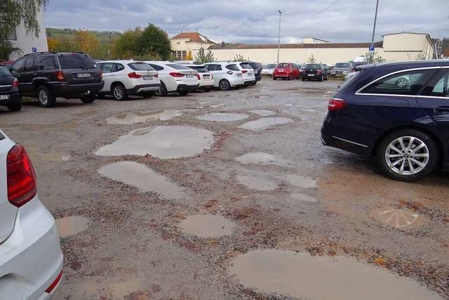 Parkplatz am Lrracher Kreiskrankenhaus soll im November instand gesetzt werden