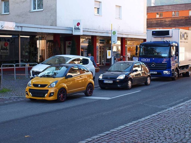 Die Verkehrslage im Ortskern von Brombach ist immer wieder prekr.  | Foto: Paul Schleer
