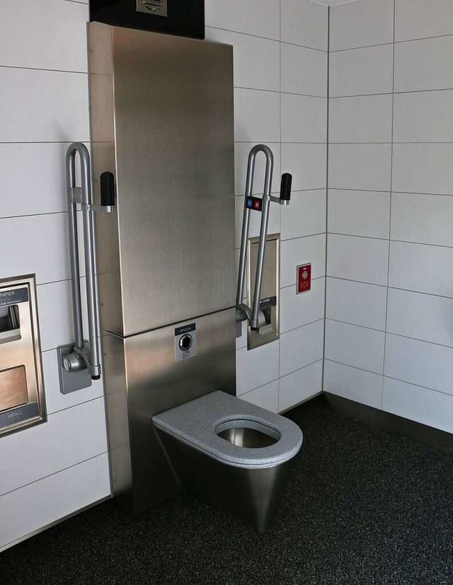 Die selbstreinigende Toilette auf dem ...ebruar verschlossen und nicht nutzbar.  | Foto: Hannes Lauber