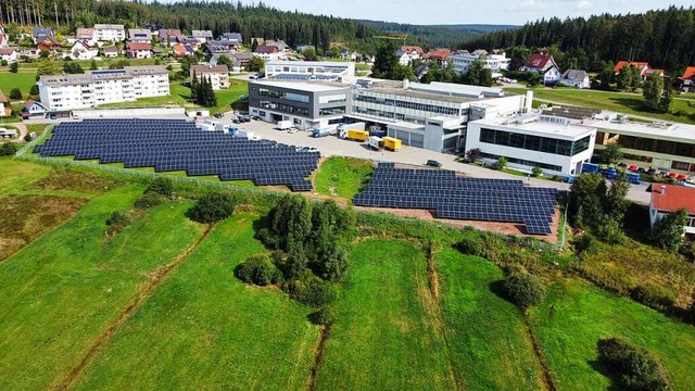 Der Solarpark am Firmensitz in Eisenba...t des Energiebedarfs des Unternehmens.  | Foto: Franz Morat Group
