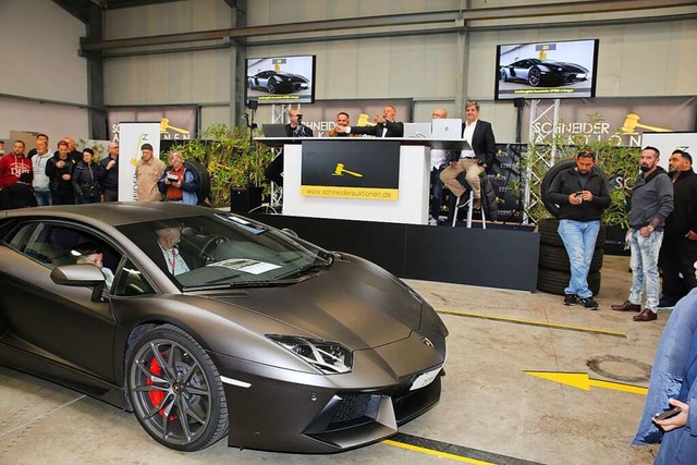 Dieser Lamborghini Aventador wurde fr 222.000 Euro versteigert.  | Foto: Michael Saurer