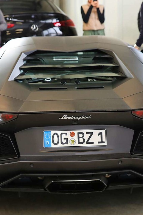 Der Lamborghini ist trotz des Kennzeic...rger Redaktion  der Badischen Zeitung.  | Foto: Michael Saurer