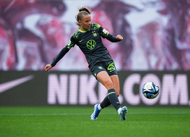 Vivien Endemann traf zum 2:0 fr Wolfsburg.  | Foto: Hendrik Schmidt (dpa)