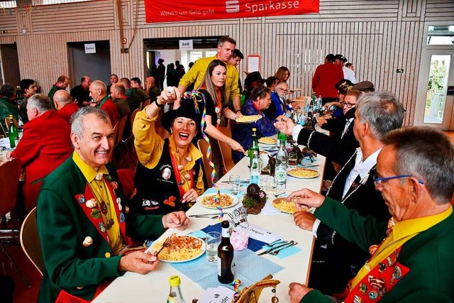 Frhlich gingen es zu beim Narren-Konvent in  der Schwrstadter Festhalle.   | Foto: Heinz und Monika Vollmar