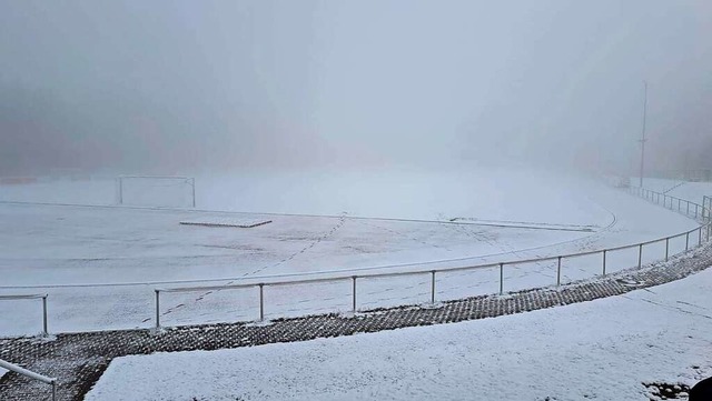 Die ersten Vorboten des Winters haben ... des Topspiels in  Eisenbach gefhrt.   | Foto: SV Eisenbach