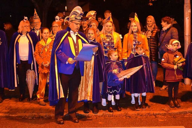 Zunftmeister Marcel Maienknecht proklamiert die Fasnacht 2024.  | Foto: Horatio Gollin