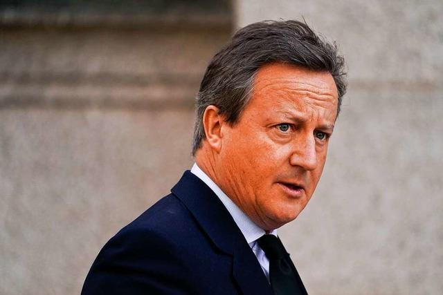 Britischer Ex-Premier David Cameron zum neuen Außenminister ernannt