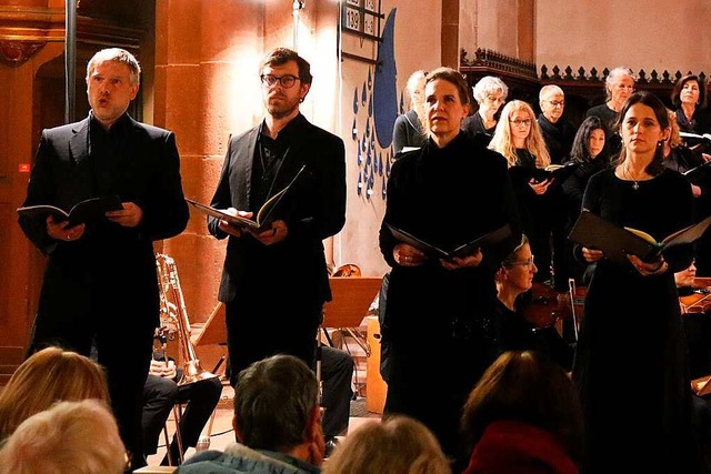 Die Solistinnen und Solisten (von link...im Konzert in der Lahrer Stiftskirche   | Foto: Juliana Eiland-Jung