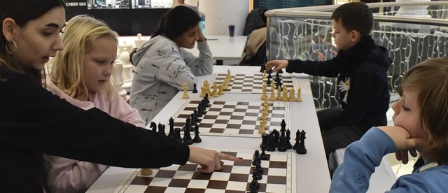 Kinder und Erwachsene knnen in dieser...ilndergalerie Schach spielen lernen.   | Foto: Thomas Loisl Mink