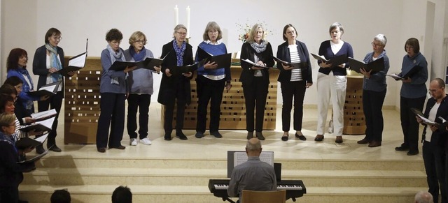 Beschwingte Lieder hatte der Chor Blue...einem Auftritt in Seelbach im Gepck.   | Foto: Heidi Fel