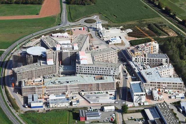 Das neue Klinikum und das Zentrum fr ...s, der auf dem Foto oben zu sehen ist.  | Foto: Erich Meyer