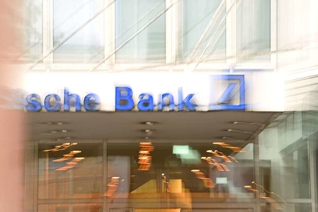 2,1 Millionen Euro Schaden soll ein eh...n Bank durch Betrug angerichtet haben.  | Foto: Jonas Hirt