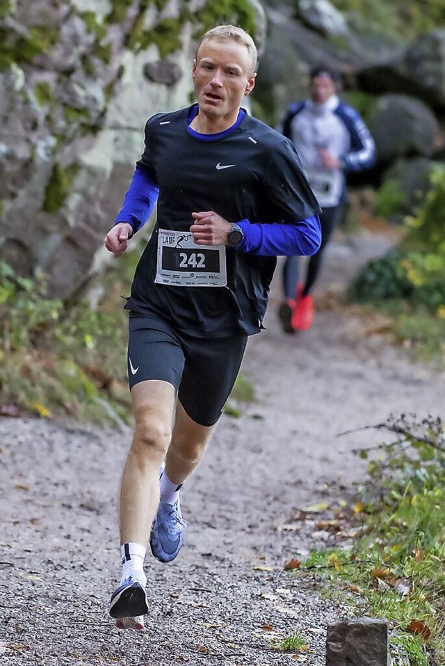 Neun Runden um den Bad Sckinger Bergs... lief die 9450 Meter in 31:01 Minuten.  | Foto: Ralf Schuble