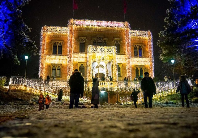 Das Colombischlssle erstrahlt in weihnachtlichem Glanz.  | Foto: Stearlmedia