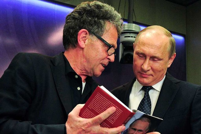 Der deutsche Journalist Hubert Seipel ...t;Putin - The Logic of Power&quot; an.  | Foto: Mikhail Klimentyev, Sputnik, Kreml (dpa)