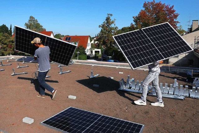 Auch auf dem Kirchendach kann eine Solaranlage installiert werden.  | Foto: Gnter Hammer