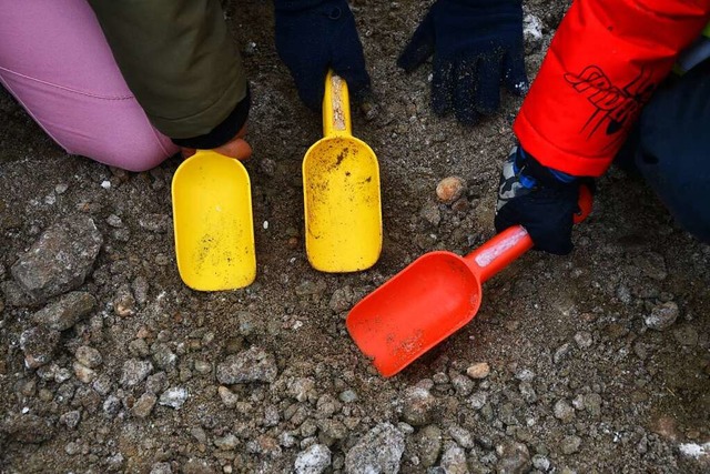 Gemeinsam bauen: Die Umlandgemeinden s...r das Gebude im vergangenen Februar.  | Foto: Tanja Bury