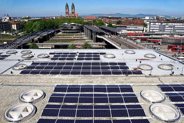 Seit Frhjahr 2017 gibt es auch auf de...Konzerthauses eine Photovoltaikanlage.  | Foto: Thomas Kunz